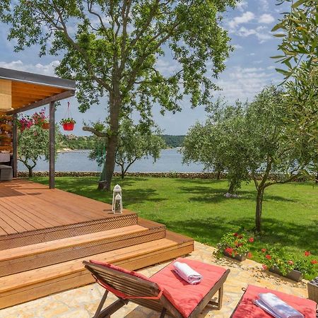 Beach House Ive With Jacuzzi, Pool, Playground And Bbq In An Olive Grove With A Beach, Pomer - Istria Εξωτερικό φωτογραφία