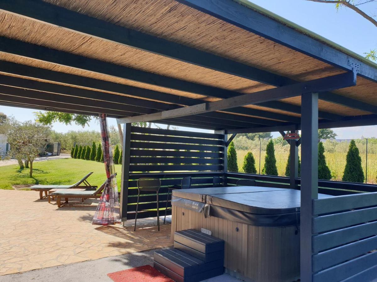 Beach House Ive With Jacuzzi, Pool, Playground And Bbq In An Olive Grove With A Beach, Pomer - Istria Εξωτερικό φωτογραφία