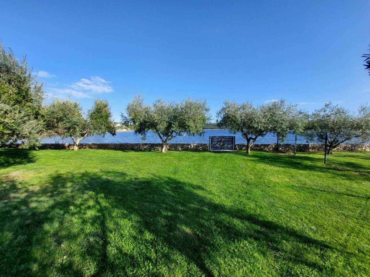 Beach House Ive With Jacuzzi, Pool, Playground And Bbq In An Olive Grove With A Beach, Pomer - Istria Εξωτερικό φωτογραφία