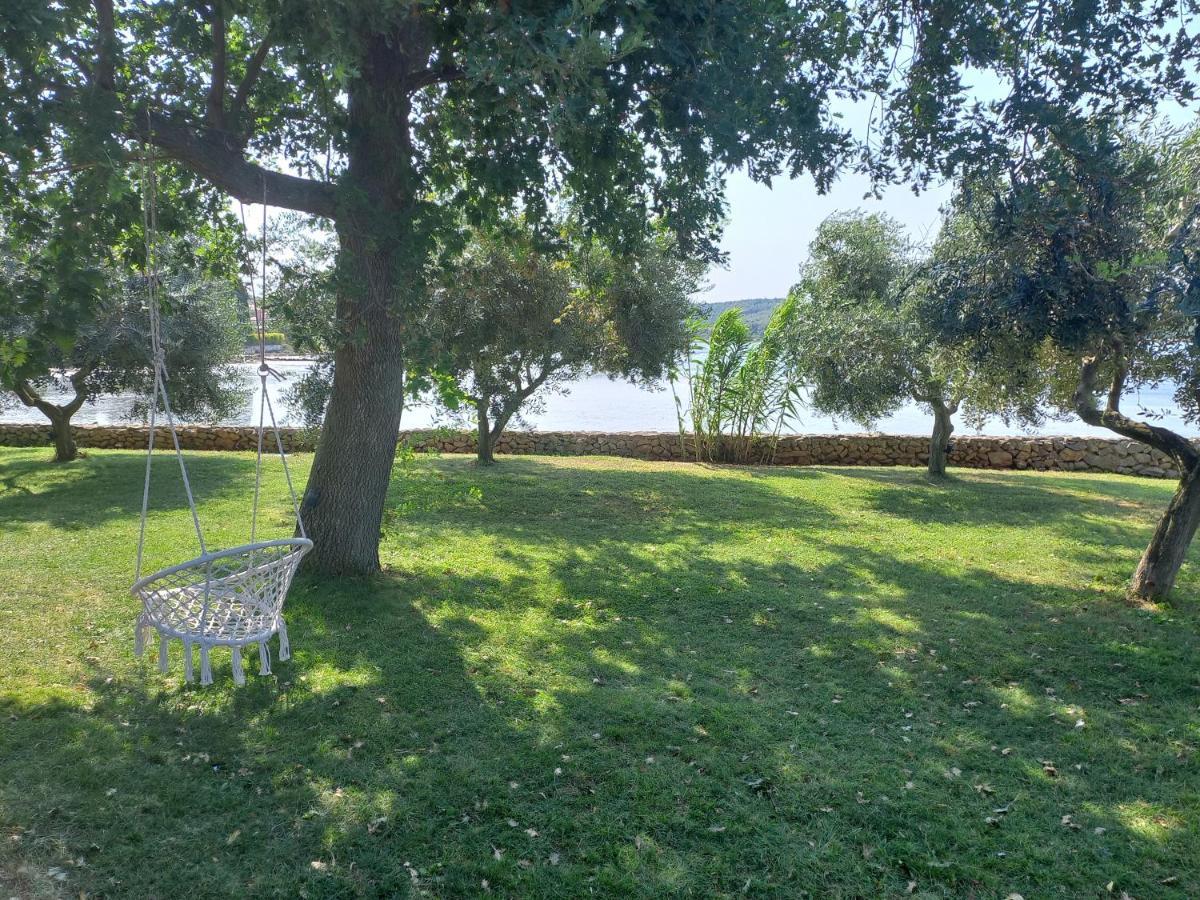 Beach House Ive With Jacuzzi, Pool, Playground And Bbq In An Olive Grove With A Beach, Pomer - Istria Εξωτερικό φωτογραφία