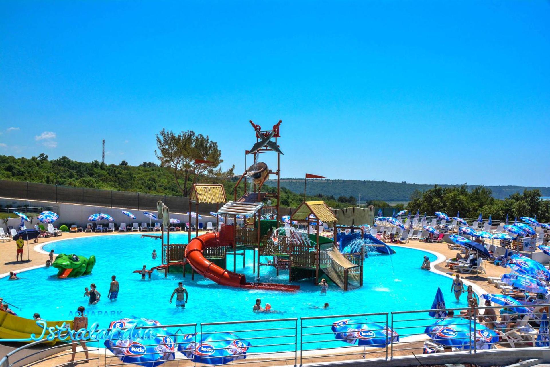 Beach House Ive With Jacuzzi, Pool, Playground And Bbq In An Olive Grove With A Beach, Pomer - Istria Εξωτερικό φωτογραφία