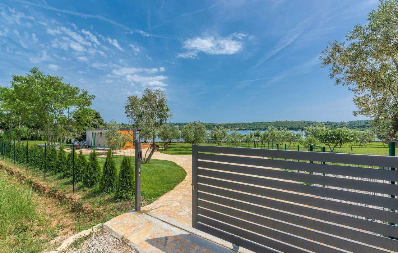 Beach House Ive With Jacuzzi, Pool, Playground And Bbq In An Olive Grove With A Beach, Pomer - Istria Εξωτερικό φωτογραφία