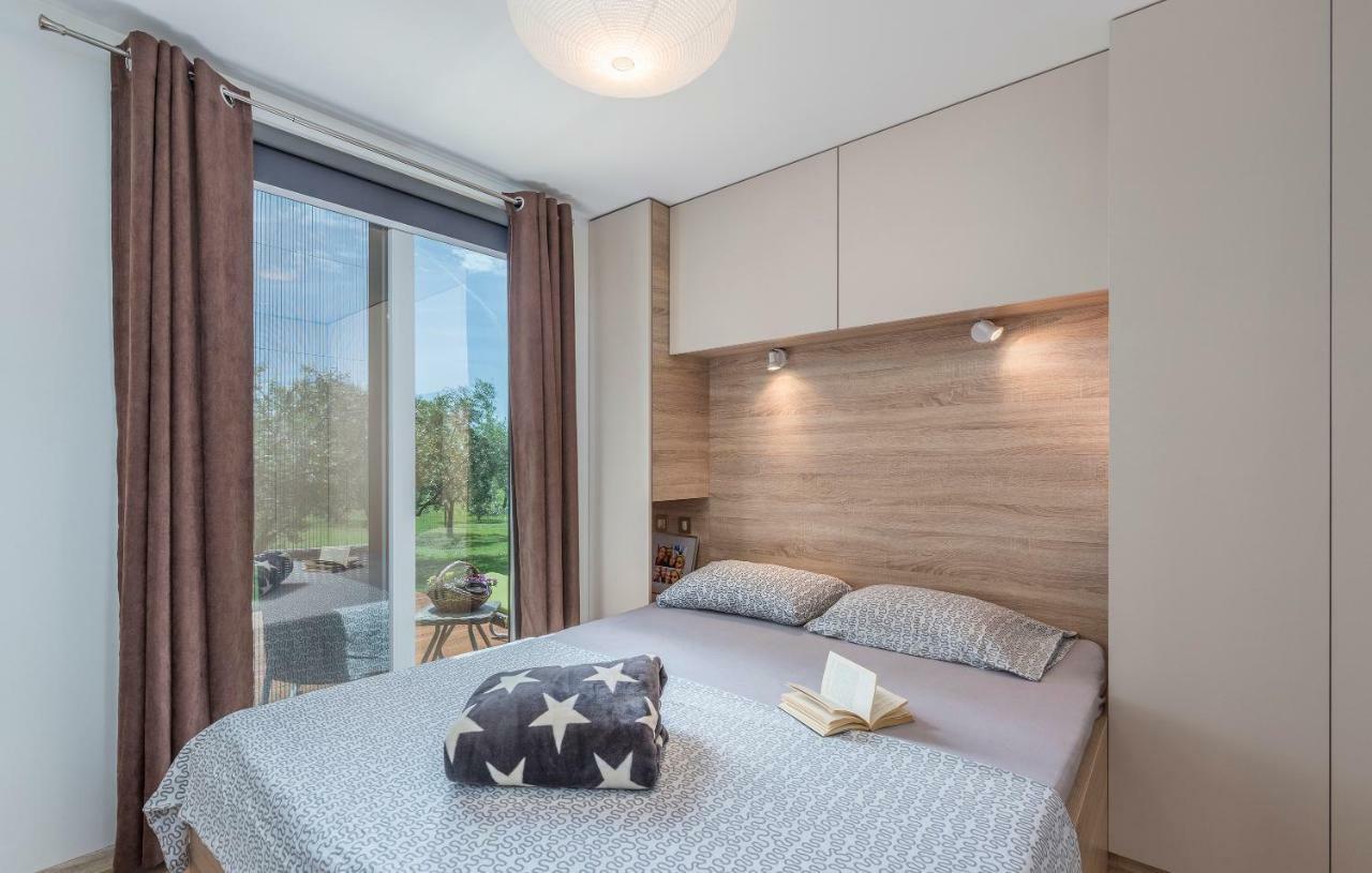 Beach House Ive With Jacuzzi, Pool, Playground And Bbq In An Olive Grove With A Beach, Pomer - Istria Εξωτερικό φωτογραφία